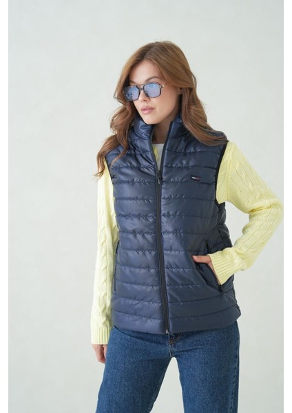 İçi Astarlı Su ve Rüzgar Geçirmez Cepli Kadın Yelek fırsatları