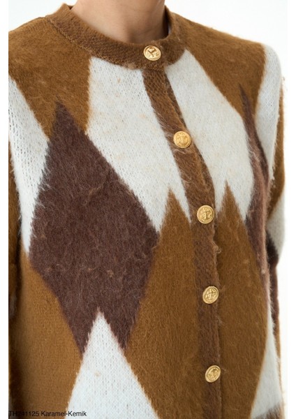 Kadın Düğmeli Standart Beden Desenli Kısa Basıc Triko Hırka fiyatları