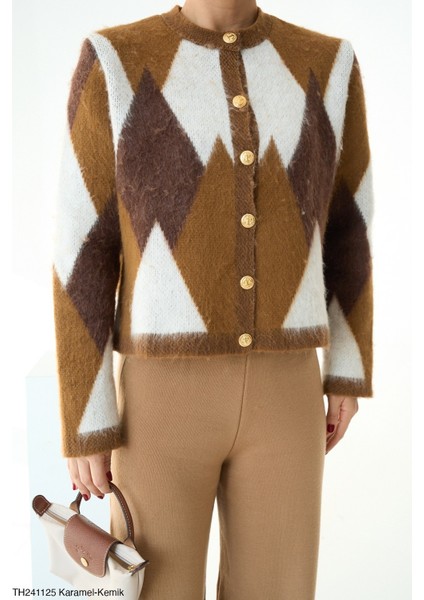 Kadın Düğmeli Standart Beden Desenli Kısa Basıc Triko Hırka modelleri