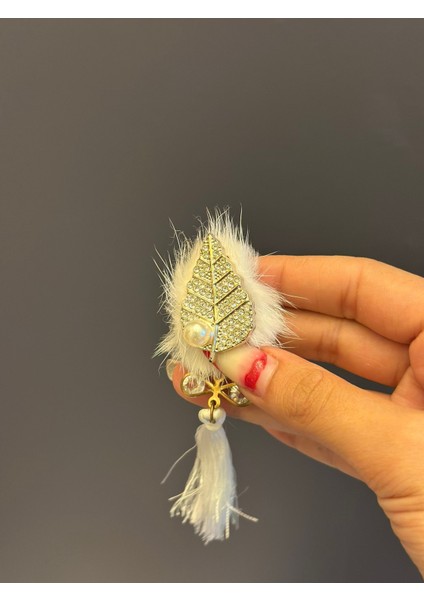 Zirkon Taşlı Püsküllü Kadın Beyaz Broş Yaka Iğnesi 4x3 cm fiyatları