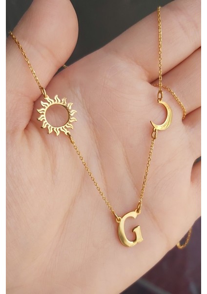 925 Ayar Gümüş 24 Ayar Altın Kaplama Ay ve Güneş Figürlü Harf Kolye