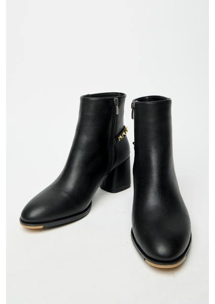 Siyah Kadın Topuklu Fermuarlı Arka Zımba Detaylı Kışlık Bot modelleri