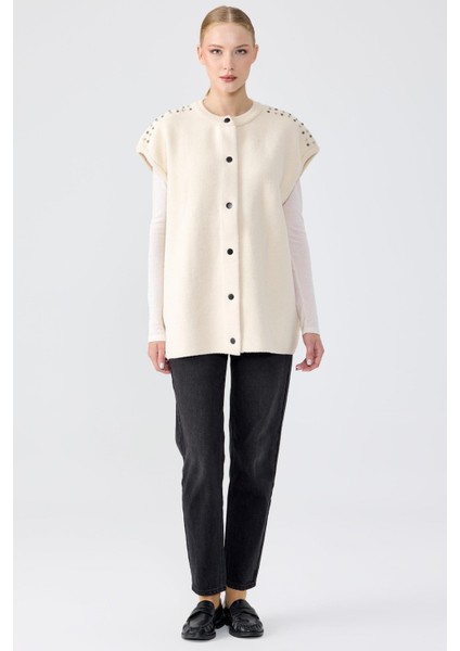 22018 Omzu Taş Işlemeli Triko Yelek