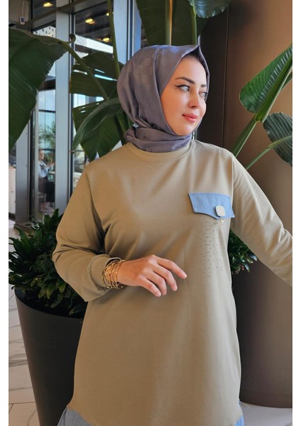 Kadın Broş ve Kombin Detaylı Tesettür Tunik