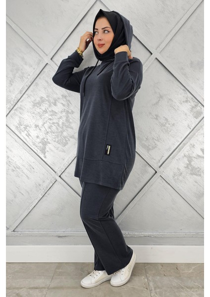Kadın Kapüşonlu Arma Detaylı Tesettür Takım