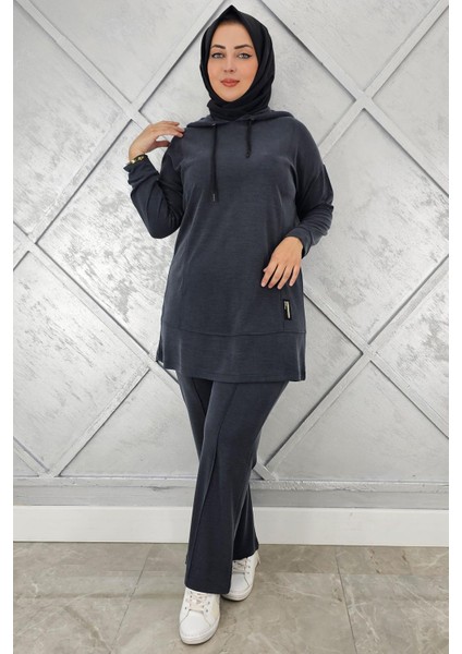 Kadın Kapüşonlu Arma Detaylı Tesettür Takım modelleri