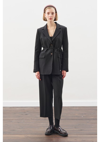 Kuşaklı Tek Düğmeli Blazer Ceket Siyah fiyatları