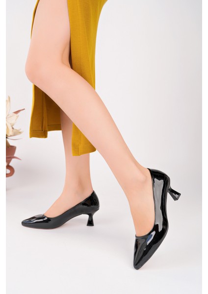 BA04591 Siyah Rugan Kadın Günlük Abiyelik Büyük Numara 5 cm Topuklu Ayakkabı - 38