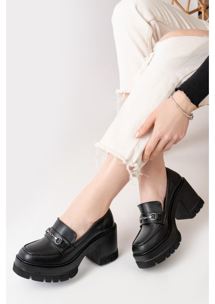 Kadın Cilt Tokalı 8 cm Yüksek Topuklu Leofer Siyah