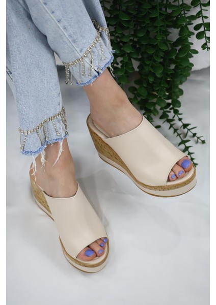 Kadın Dolgulu Mantar Taban Şerit Sargılı 10 cm Topuklu Terlik Bej