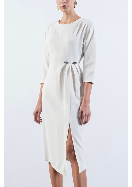 Rinalda Omuzda Pile Belinde Iğne Detaylı Yırtmaçlı Elbise Krem fiyatları