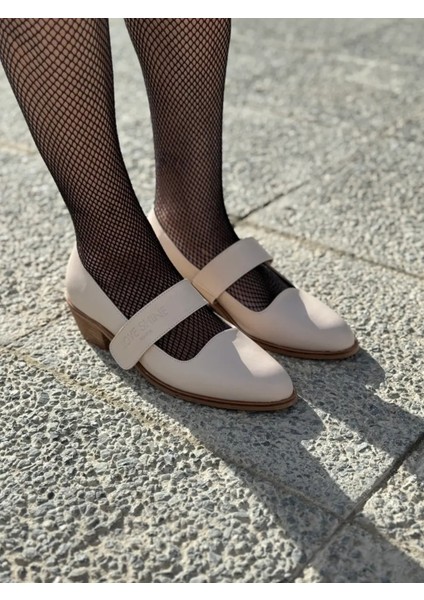 Alvesta Büyük Numara Ahşap Ökçeli Bantlı Kadın Ayakkabı Şık ve Rahat Stil
