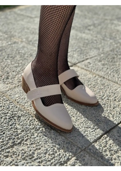 Alvesta Büyük Numara Ahşap Ökçeli Bantlı Kadın Ayakkabı Şık ve Rahat Stil modelleri