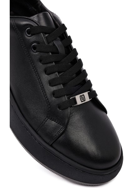 Erkek Siyah Bağcıklı Kalın Tabanlı Deri Sneaker 25WFD661218