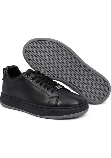 Erkek Siyah Bağcıklı Kalın Tabanlı Deri Sneaker 25WFD661218