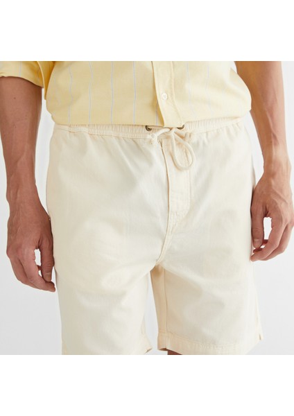 Erkek Krem Regular Fit Şort fırsatları
