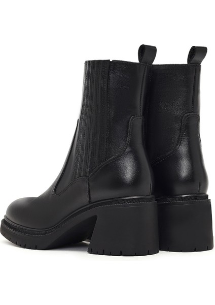 Kadın Siyah Fermuarlı Kalın Topuklu Deri Bot 25WFD230418