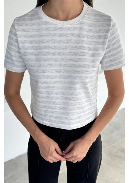 Kadın Şerit Desenli Bisiklet Yaka Tişört P-00018593 fiyatları