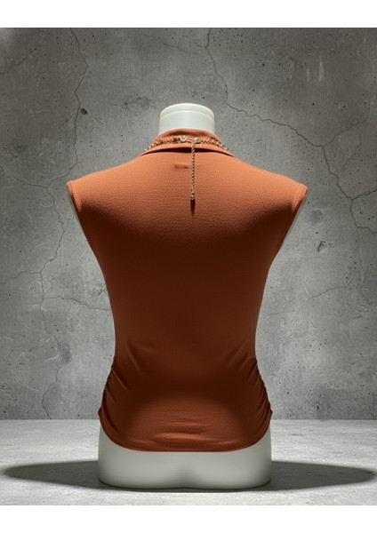 Kahverengi Kolsuz Boğazlı Asimetrik Kesim Fit Elbise