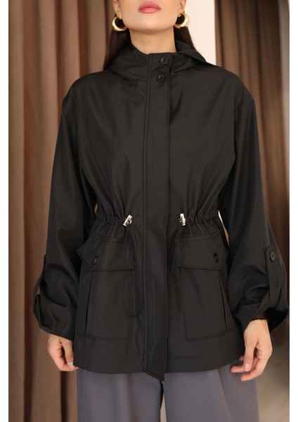 Kadın Siyah Kapüşonlu Katlama Kol Detaylı Trençkot fırsatları