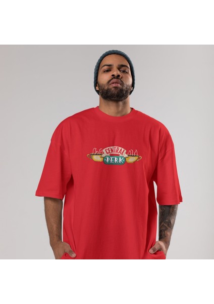 Central Perk / Friends Oversize Tişört - Kırmızı fiyatları