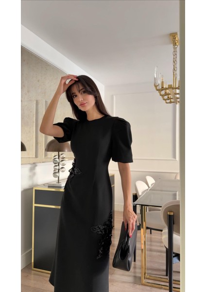 Payet Detaylı Siyah Elbise