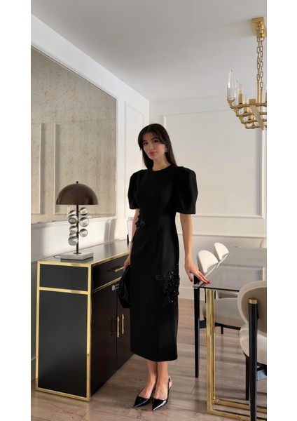 Payet Detaylı Siyah Elbise