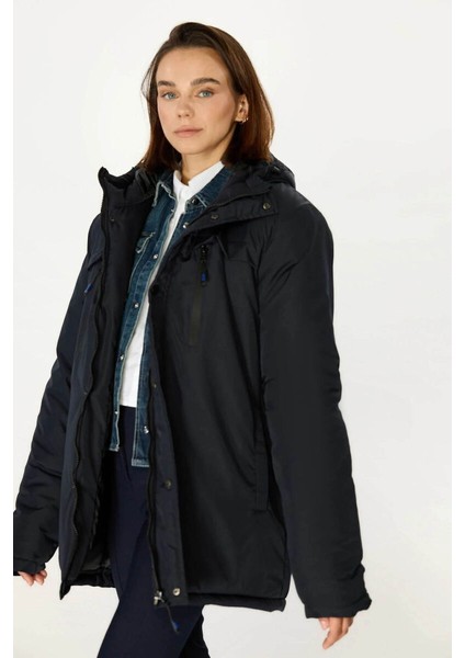 İçi Astarlı Su ve Rüzgar Geçirmez Cepli Kapüşonlu Kadın Mont fiyatları