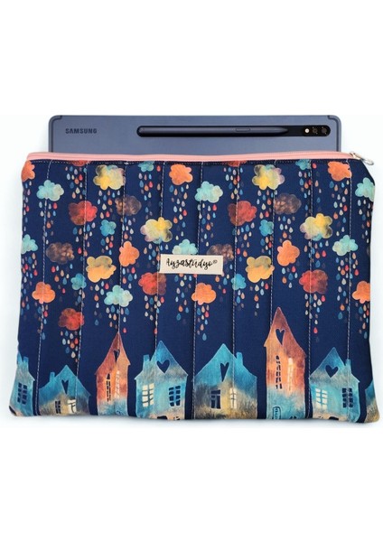 Yağmurlu Kasaba Desenli Lacivert iPad Tablet Çantası, 10-12 Inç Uyumlu modelleri