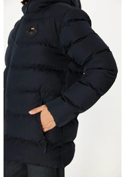 İçi Astarlı Su ve Rüzgar Geçirmez Cepli Kapüşonlu Kadın Mont indirimleri