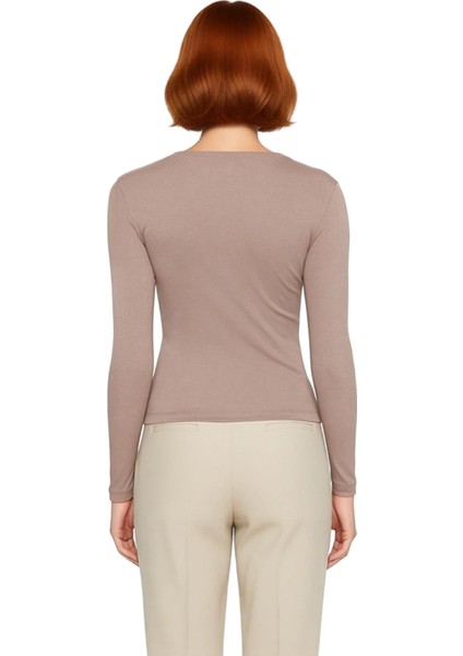 Kadın V Yaka Uzun Kollu Vücuda Oturan Örme Üst Konforlu ve Şık Kaliteli Şık Rahat Modern Zarif modelleri