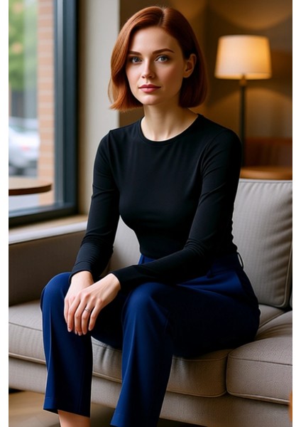 Kadın Regular Bisiklet Yaka Slim Kalıp Örme Viskon Yumuşak Kumaşlı Parmak Geçme Detaylı Esnek Bluz