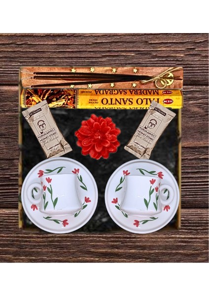 El Yapımı 2 Kişilik Lüks Kahve Fincanı Hediye Seti – Zarif Çiçek Desenli