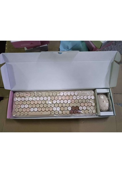 Petek Görünümlü Kablosuz Renkli Klavye Mouse Seti - Retro, Sessiz, Q Türkçe Dizayn