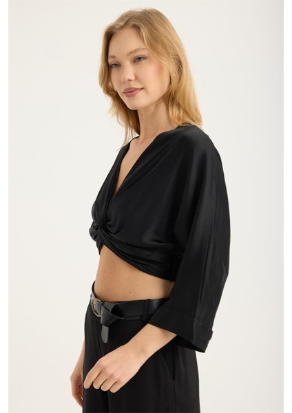 Kısa Burgulu Bluz fiyatları