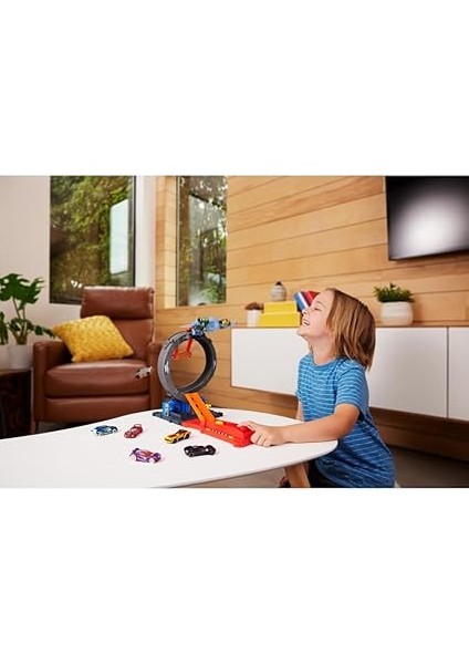 Wheels Bat Döngü Saldırı Oyun Seti Hot Wheels Bat Döngü Saldırı Oyun Seti ve 1:64 Ölçekli Oyuncak Araba HTN78 fiyatları