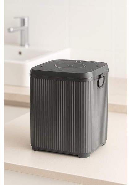 Haus Lines Serisi Gri Banyo Seti, 5 Parça Akrilik Kare 5 Litre Çöp Kovası, Sabunluk, Fırçalık Takımı 3462 Gri fiyatları