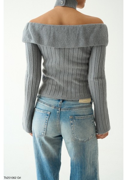 Kadın Boğaz Detaylı Omuz Dekolteli Triko Kazak