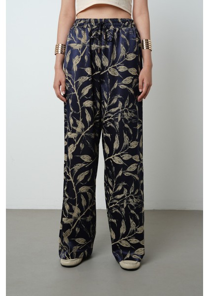 Kadın Lacivert - Krem Renk Desenli Bol Paça Beli Lastikli Pantolon