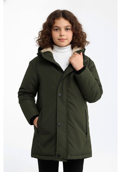İçi Kürklü Su ve Rüzgar Geçirmez Kapüşonlu Kız Çocuk Mont