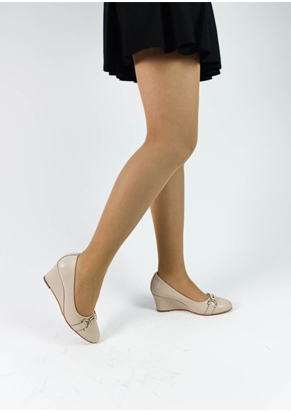 Bej Renk Tokalı Dolgu Topuklu Kadın Ayakkabı