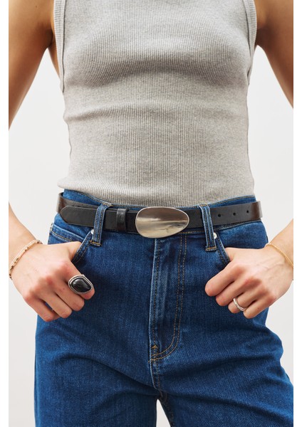 Oval Metal Tokalı Kemer Siyah