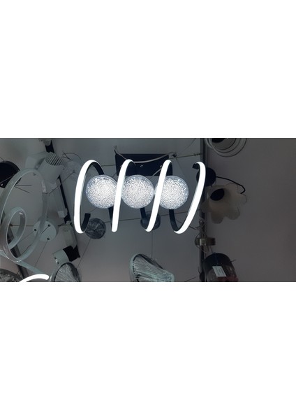 Led avizemiz 3 renk yanmaktadır.Kasa renk siyah .Işık bol ve çok kibar.Aliminyum kasası kaplama değil fırınlı boyadır.Kesinlikle boyasında deforme olmaz. fiyatları