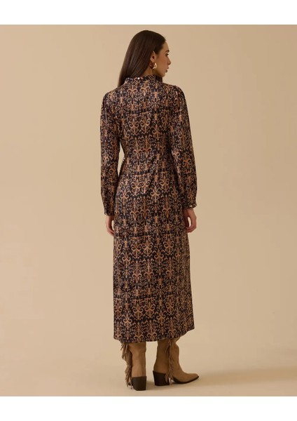 10002521311021 Karından Zincir ve Büzgü Detaylı Jakar Desenli Şık Elbise fiyatları