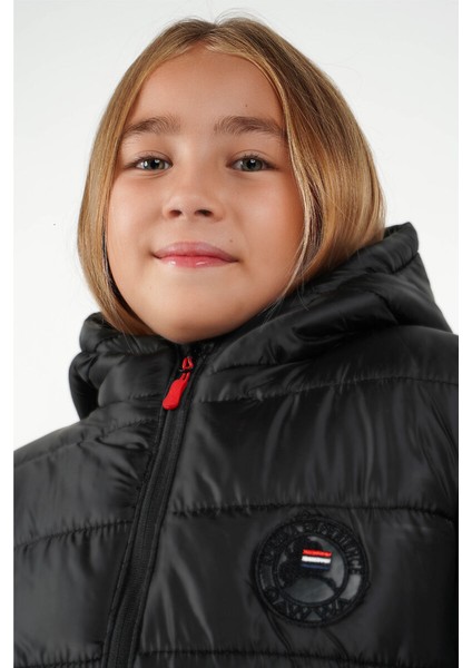 İçi Kürklü Su ve Rüzgar Geçirmez Kapüşonlu Kız Çocuk Mont modelleri