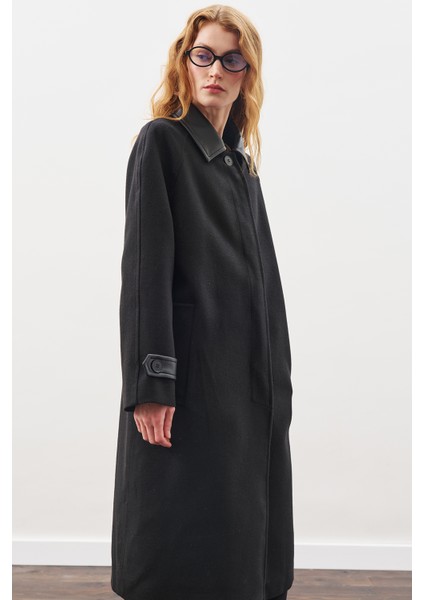 Deri Detaylı Kaşe Kaban Siyah