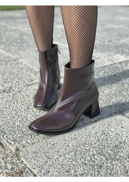 Velisse Rugan Küt Burun Büyük Numara Kadın Topuklu Bot Modern Stil fiyatları