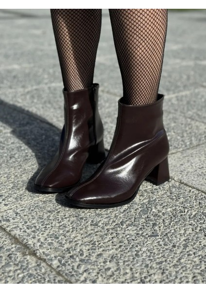 Velisse Rugan Küt Burun Büyük Numara Kadın Topuklu Bot Modern Stil
