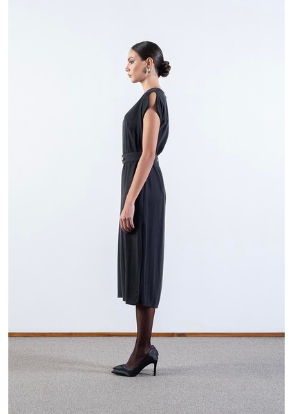 Rowland Bisiklet Yaka Yanları Omuzları Yırtmaçlı Kemerli Elbise Siyah fiyatları