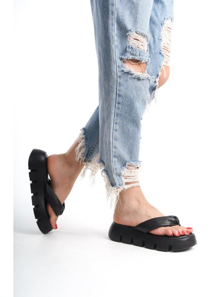 Kadın Siyah Kalın Tabanlı Parmak Arası Terlik Siyah modelleri